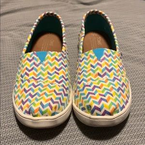 TOM’S slip on shoes